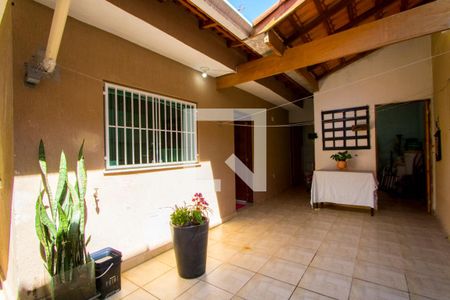 Casa à venda com 180m², 2 quartos e 3 vagasQuintal
