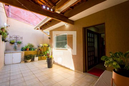 Casa à venda com 180m², 2 quartos e 3 vagasQuintal