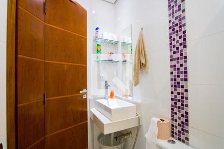 Casa à venda com 180m², 2 quartos e 3 vagasBanheiro do quarto 2