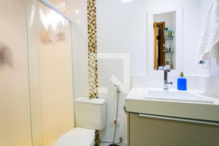 Casa à venda com 180m², 2 quartos e 3 vagasBanheiro do quarto 1