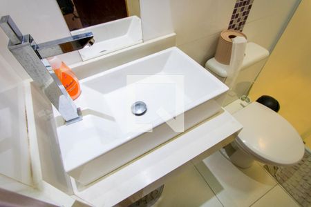 Casa à venda com 180m², 2 quartos e 3 vagasBanheiro do quarto 2