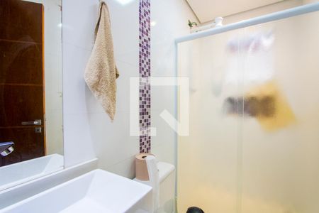 Casa à venda com 180m², 2 quartos e 3 vagasBanheiro do quarto 2