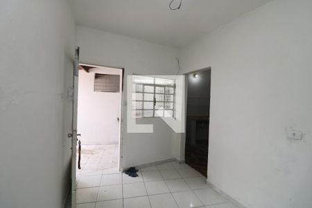 Sala de casa para alugar com 1 quarto, 50m² em Parque Santa Madalena, São Paulo