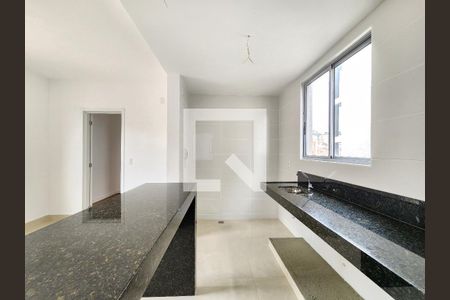Cozinha de apartamento à venda com 2 quartos, 128m² em Alto Barroca, Belo Horizonte