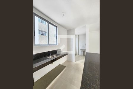 Cozinha de apartamento à venda com 2 quartos, 98m² em Alto Barroca, Belo Horizonte