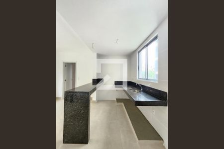 Cozinha de apartamento à venda com 2 quartos, 64m² em Alto Barroca, Belo Horizonte