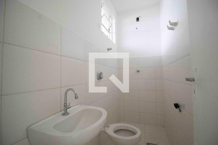 Banheiro de kitnet/studio para alugar com 1 quarto, 40m² em Setor Aeroporto, Goiânia