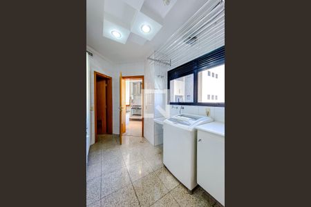 Apartamento para alugar com 299m², 3 quartos e 4 vagasÁrea de Serviço