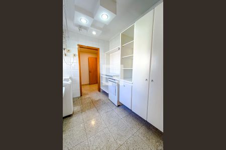 Apartamento para alugar com 299m², 3 quartos e 4 vagasÁrea de Serviço