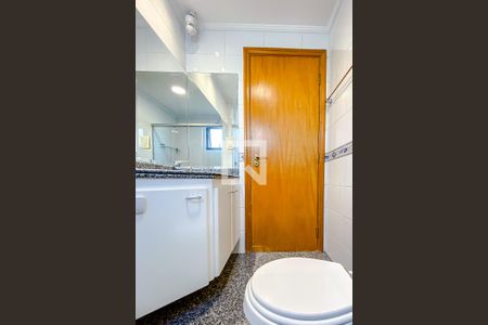 Apartamento para alugar com 299m², 3 quartos e 4 vagasBanheiro da Suíte 2