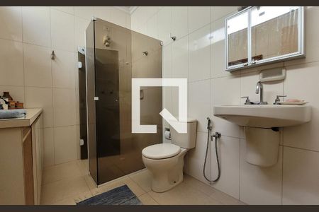 Casa para alugar com 263m², 3 quartos e 6 vagasBanheiro