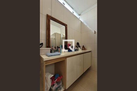 Casa para alugar com 263m², 3 quartos e 6 vagasBanheiro