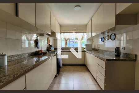 Casa para alugar com 263m², 3 quartos e 6 vagasCozinha