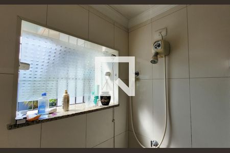 Casa para alugar com 263m², 3 quartos e 6 vagasBanheiro 2