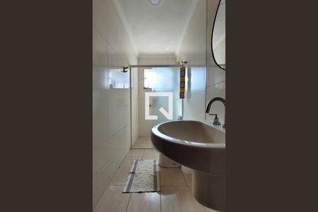 Casa para alugar com 263m², 3 quartos e 6 vagasBanheiro 2