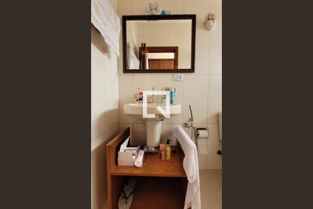 Casa para alugar com 263m², 3 quartos e 6 vagasBanheiro - Quarto 2