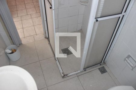 Banheiro de apartamento para alugar com 1 quarto, 45m² em Centro, São Vicente