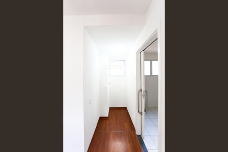corredor de apartamento para alugar com 1 quarto, 43m² em Jardim Cláudia, São Paulo