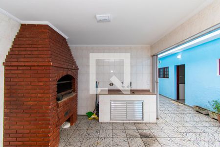 Casa à venda com 250m², 3 quartos e 4 vagas Casa à venda com 250m², 3 quartos e 4 vagasQuintal - Churrasqueira