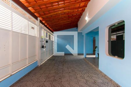 Casa à venda com 250m², 3 quartos e 4 vagas Casa à venda com 250m², 3 quartos e 4 vagasGaragem