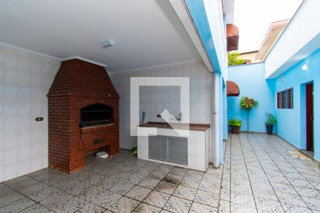 Casa à venda com 250m², 3 quartos e 4 vagas Casa à venda com 250m², 3 quartos e 4 vagasQuintal - Churrasqueira