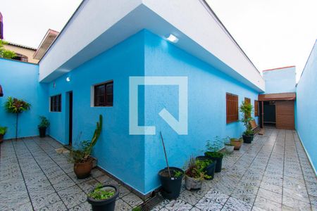 Casa à venda com 250m², 3 quartos e 4 vagas Casa à venda com 250m², 3 quartos e 4 vagasQuintal 2