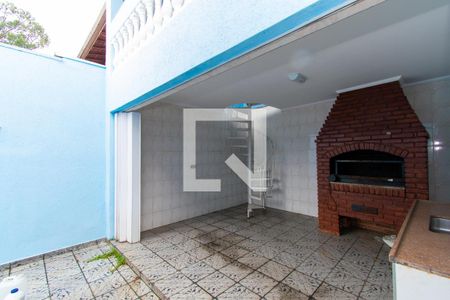 Casa à venda com 250m², 3 quartos e 4 vagas Casa à venda com 250m², 3 quartos e 4 vagasQuintal - Churrasqueira