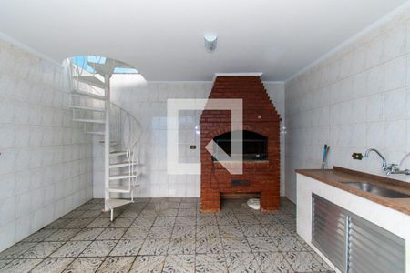 Casa à venda com 250m², 3 quartos e 4 vagas Casa à venda com 250m², 3 quartos e 4 vagasQuintal - Churrasqueira