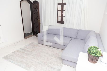 Sala de casa para alugar com 3 quartos, 250m² em Jardim Santa Mena, Guarulhos