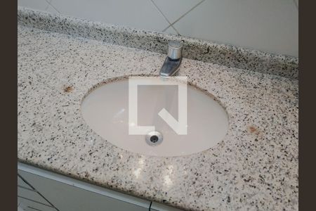 Banheiro 1 de apartamento para alugar com 3 quartos, 100m² em Barra Funda, Guarujá