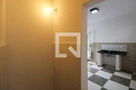 Corredor de casa para alugar com 1 quarto, 70m² em Vila California, São Paulo