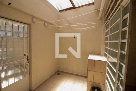 Casa à venda com 140m², 2 quartos e 1 vagaQuintal