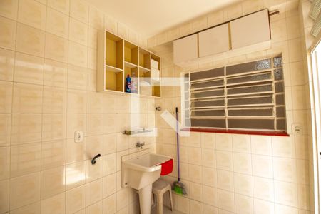 Casa à venda com 140m², 2 quartos e 1 vagaÁrea de Serviço