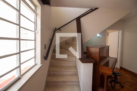 Escada de casa à venda com 2 quartos, 140m² em Chácara Santo Antônio (zona Sul), São Paulo