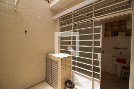 Casa à venda com 140m², 2 quartos e 1 vagaQuintal