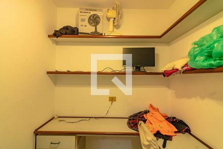 Apartamento à venda com 160m², 4 quartos e 2 vagas Apartamento à venda com 160m², 4 quartos e 2 vagasDespensa