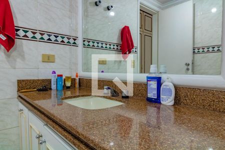 Apartamento à venda com 160m², 4 quartos e 2 vagas Apartamento à venda com 160m², 4 quartos e 2 vagasSuíte - Banheiro