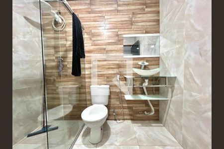 Casa à venda com 170m², 4 quartos e 2 vagasCasa 2 - Banheiro 1 