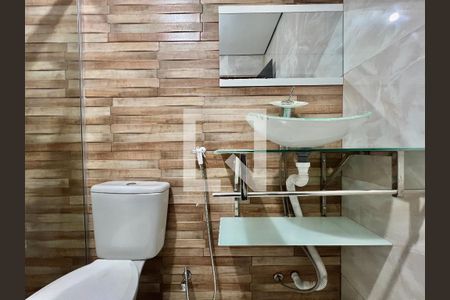 Casa à venda com 170m², 4 quartos e 2 vagasCasa 2 - Banheiro 1