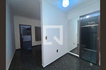 Casa à venda com 170m², 4 quartos e 2 vagasCorredor 