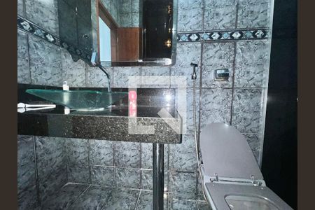 Casa à venda com 170m², 4 quartos e 2 vagasBanheiro 1 