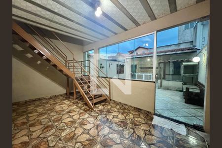 Casa à venda com 170m², 4 quartos e 2 vagasÁrea externa