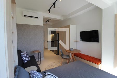 Sala/Quarto de kitnet/studio para alugar com 1 quarto, 26m² em Indianópolis, São Paulo