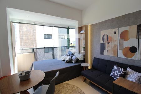 Sala/Quarto de kitnet/studio à venda com 1 quarto, 26m² em Indianópolis, São Paulo