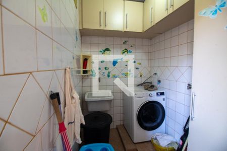 Casa à venda com 125m², 3 quartos e 2 vagas Casa à venda com 125m², 3 quartos e 2 vagasÁrea de Serviço