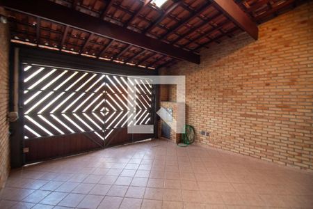 Casa à venda com 125m², 3 quartos e 2 vagas Casa à venda com 125m², 3 quartos e 2 vagasGaragem