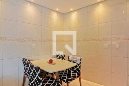 Casa à venda com 65m², 2 quartos e 2 vagasCozinha