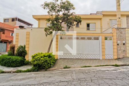 Casa à venda com 65m², 2 quartos e 2 vagasFachada