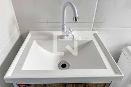 Banheiro de kitnet/studio para alugar com 1 quarto, 30m² em Água Branca, São Paulo