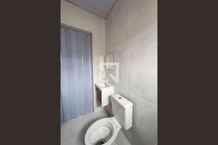 Banheiro de kitnet/studio para alugar com 1 quarto, 30m² em Água Branca, São Paulo